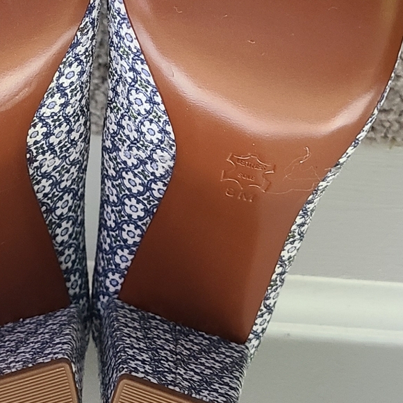 Tory Burch Blue Printed Canvas Ethel Pumps - Picture 12 of 12